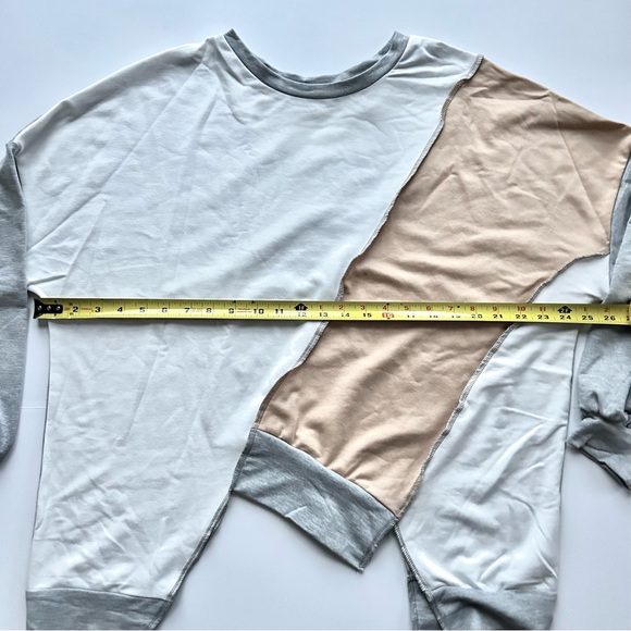 🌸NWOT Patchwork/Colorblock Long Sleeve Top. Tan, Grey & White. 1 SM 1 MED 1 LG - Picture 4 of 11